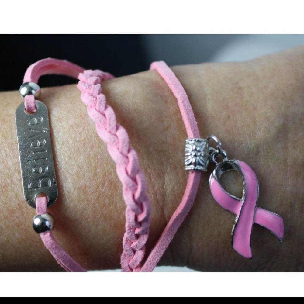 Charm Bracelet Breast Cancer Ribbon w/box - Picture 1 of 5